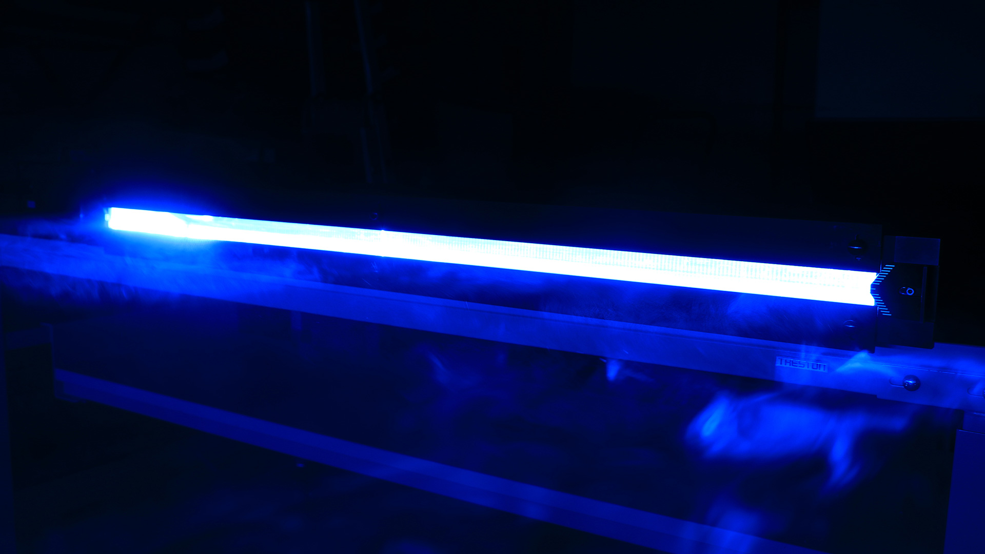 Source de lumière bleue pour application de fluorescence